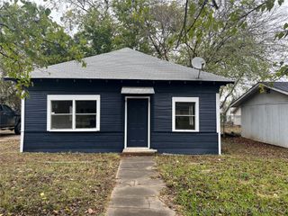 209 11th Avenue NW, Ardmore, OK 73401