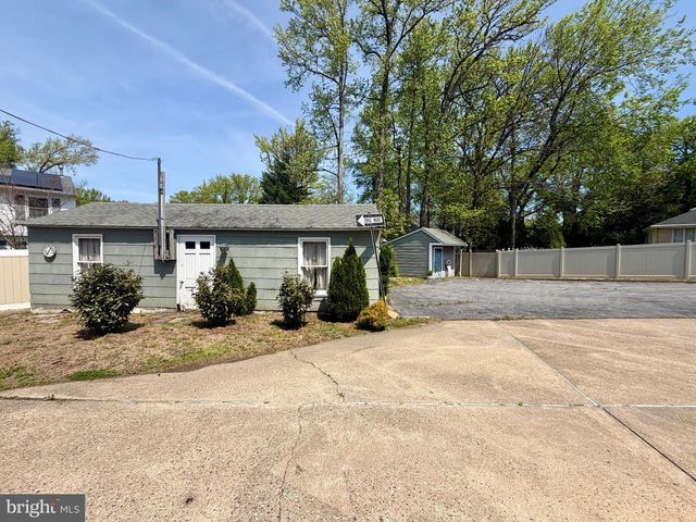 8323 MAPLE AVE, Pennsauken, NJ 08109