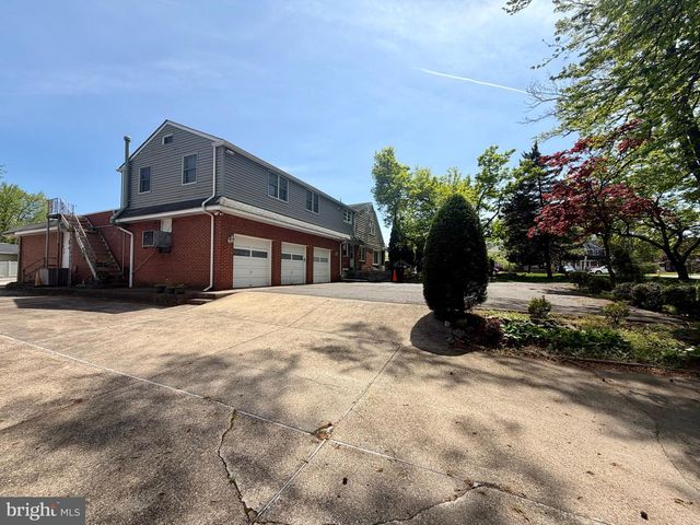 8323 MAPLE AVE, Pennsauken, NJ 08109