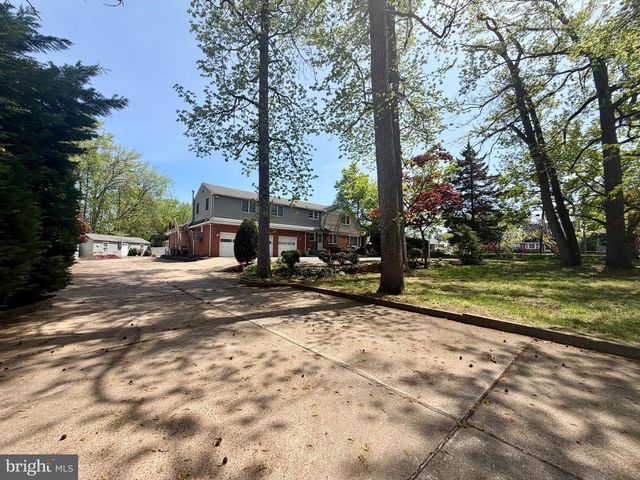 8323 MAPLE AVE, Pennsauken, NJ 08109
