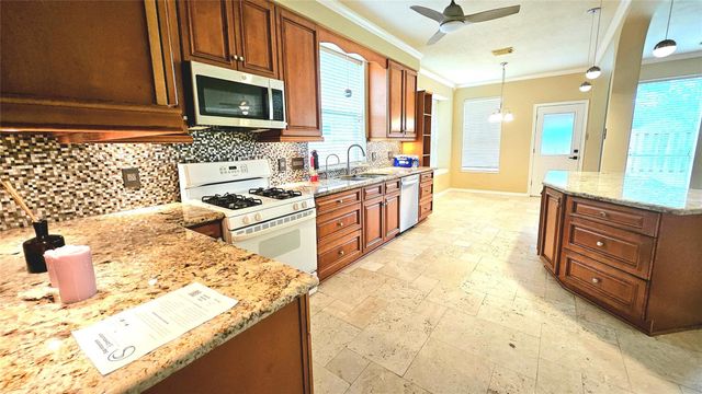 3121 English Oaks Boulevard, Pearland, TX 77584