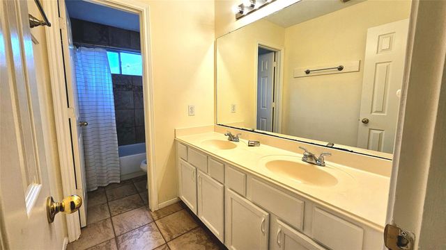 3121 English Oaks Boulevard, Pearland, TX 77584