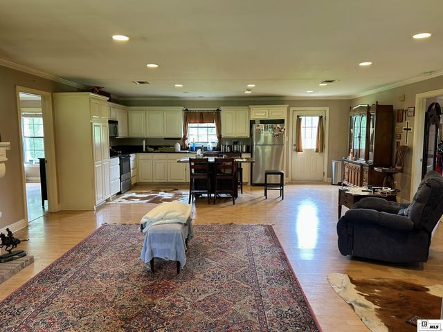 915 NEW CHAPEL HILL ROAD, Calhoun, LA 71225