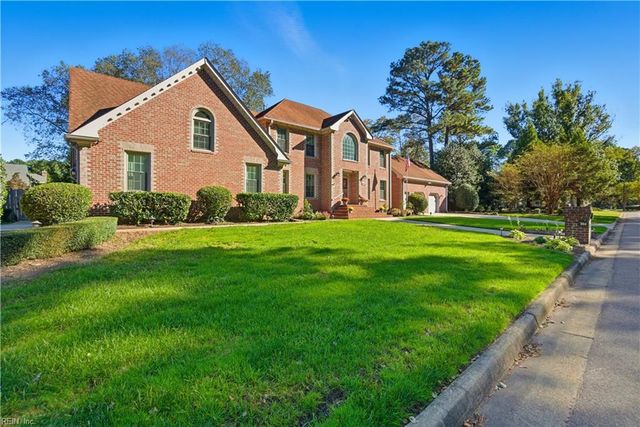 948 Forest Lakes CIR, Chesapeake, VA 23322