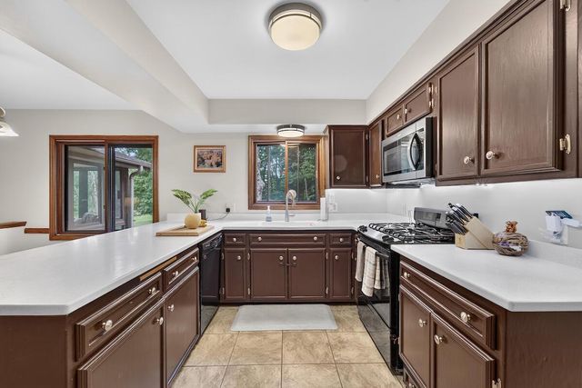 3420 Taurus DRIVE, Racine, WI 53406