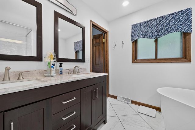 3420 Taurus DRIVE, Racine, WI 53406