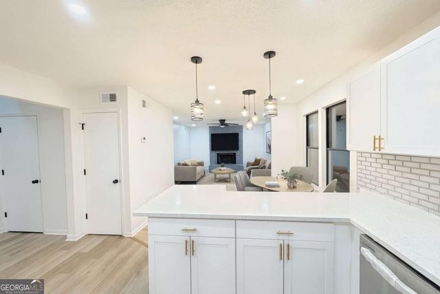 1486 Kelleys Close, Stone Mountain, GA 30088