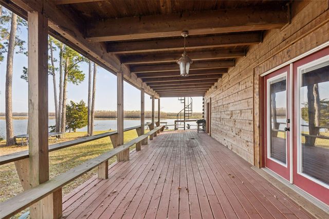 384 Lonesome Dove Trail, Trinity, TX 75862