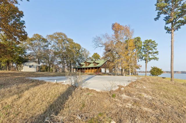 384 Lonesome Dove Trail, Trinity, TX 75862