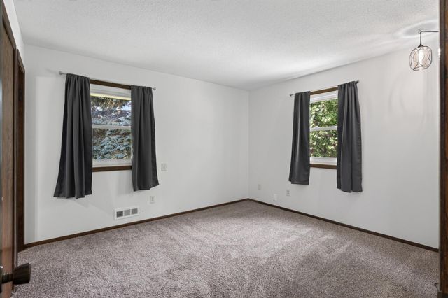11601 Georgia Avenue N, Champlin, MN 55316