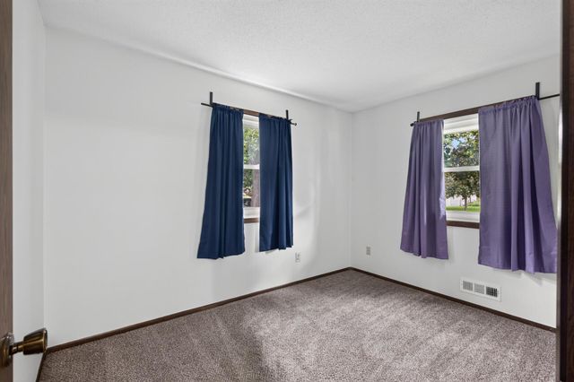 11601 Georgia Avenue N, Champlin, MN 55316