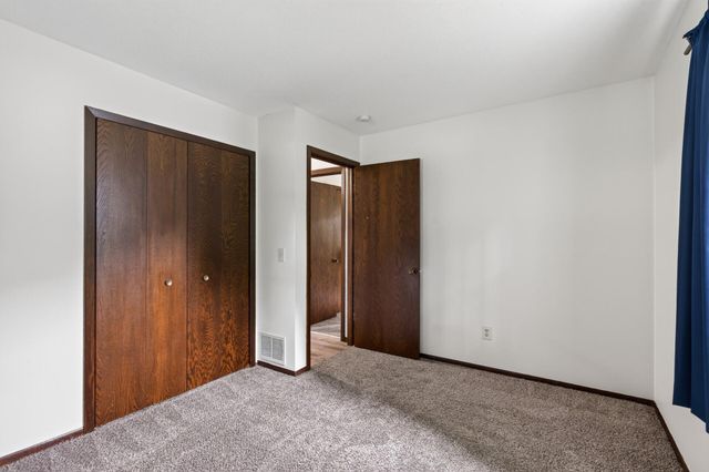 11601 Georgia Avenue N, Champlin, MN 55316