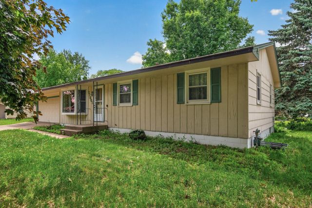 11601 Georgia Avenue N, Champlin, MN 55316