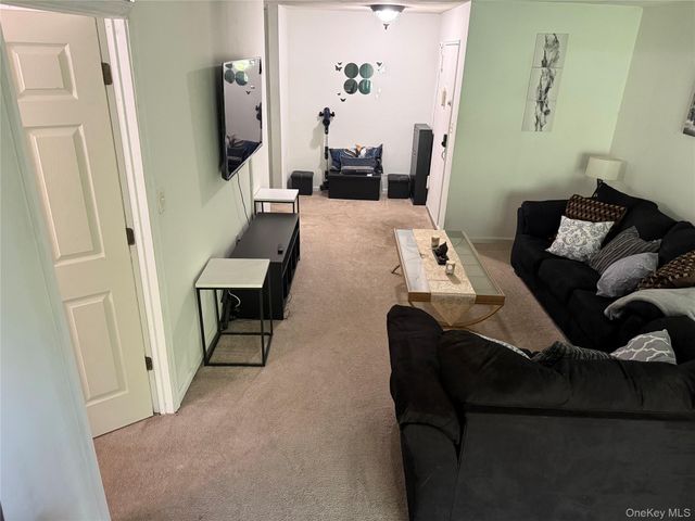10 Oakwood Terrace 65, New Windsor, NY 12553