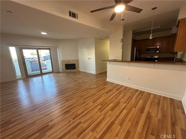 12916 MOORPARK Street 201, Studio City, CA 91406