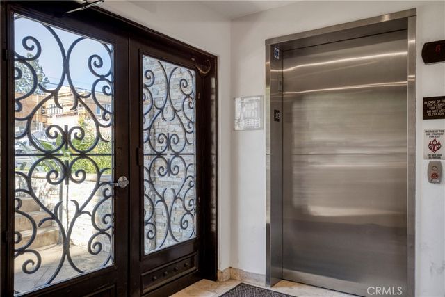 12916 MOORPARK Street 201, Studio City, CA 91406