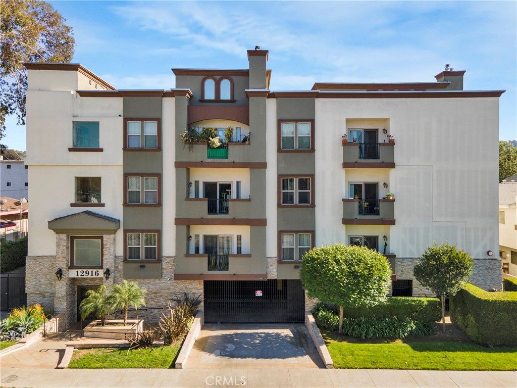 12916 MOORPARK Street 201, Studio City, CA 91406