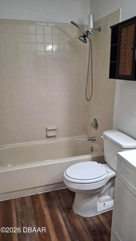 196 W Sandalwood Court, Daytona Beach, FL 32119