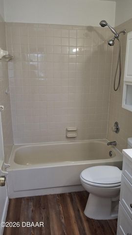 196 W Sandalwood Court, Daytona Beach, FL 32119