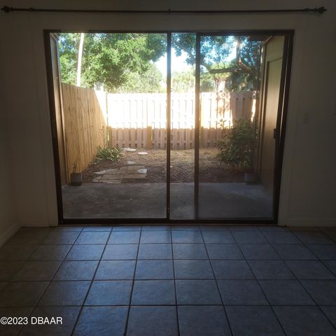 196 W Sandalwood Court, Daytona Beach, FL 32119