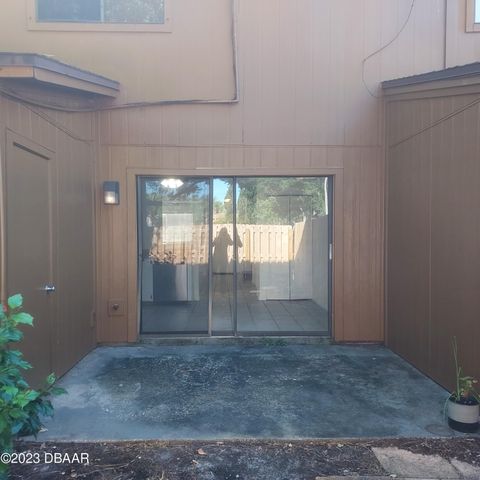 196 W Sandalwood Court, Daytona Beach, FL 32119