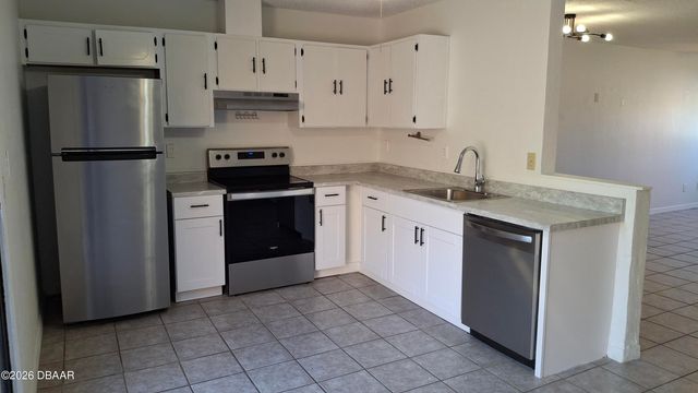 196 W Sandalwood Court, Daytona Beach, FL 32119