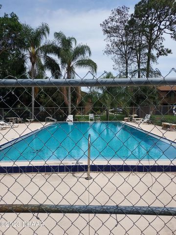 196 W Sandalwood Court, Daytona Beach, FL 32119