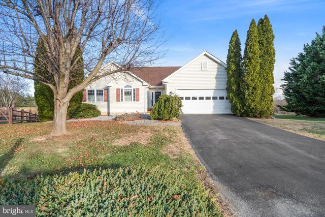 39 TORREY PINES CT, Charles Town, WV 25414