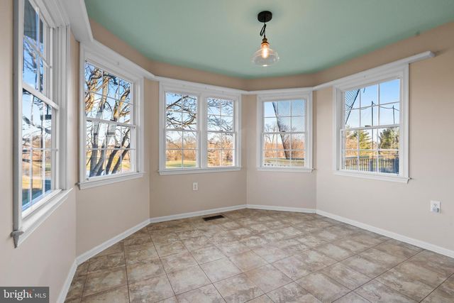 39 TORREY PINES CT, Charles Town, WV 25414