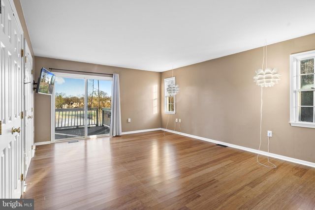 39 TORREY PINES CT, Charles Town, WV 25414