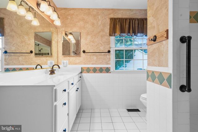 39 TORREY PINES CT, Charles Town, WV 25414