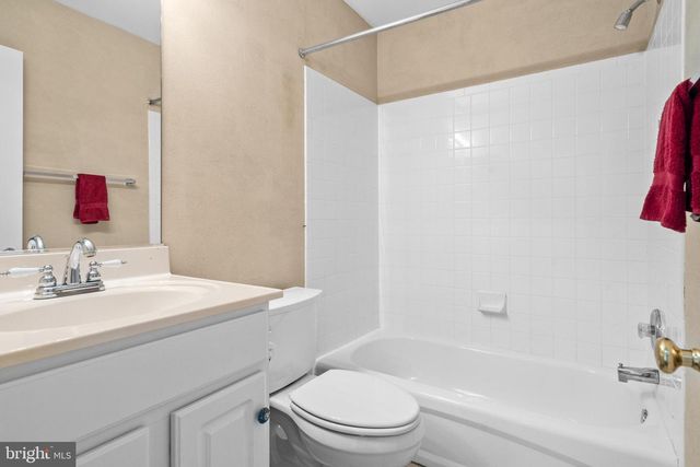 39 TORREY PINES CT, Charles Town, WV 25414