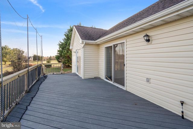 39 TORREY PINES CT, Charles Town, WV 25414