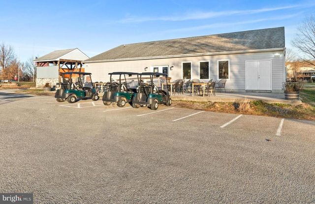 39 TORREY PINES CT, Charles Town, WV 25414