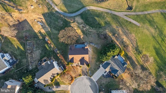 39 TORREY PINES CT, Charles Town, WV 25414