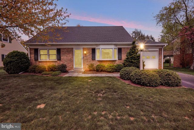 521 HUMMINGBIRD DRIVE, Lititz, PA 17543