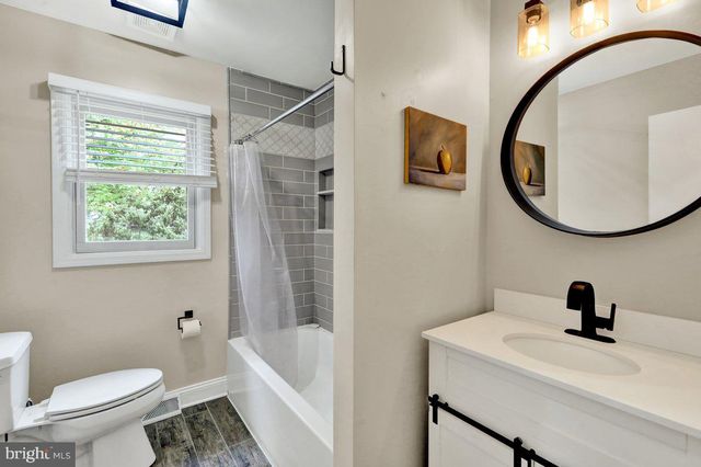 521 HUMMINGBIRD DRIVE, Lititz, PA 17543