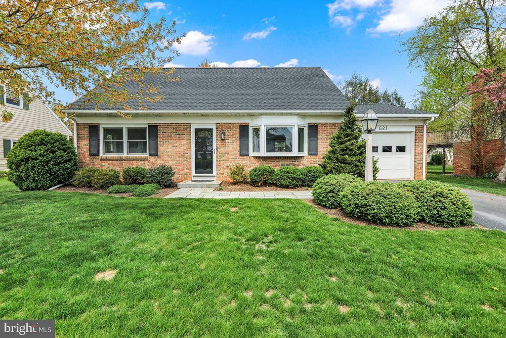 521 HUMMINGBIRD DRIVE, Lititz, PA 17543