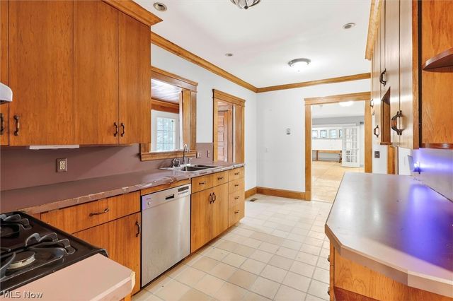 1798 Middlehurst Road, Cleveland Heights, OH 44118