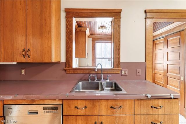 1798 Middlehurst Road, Cleveland Heights, OH 44118