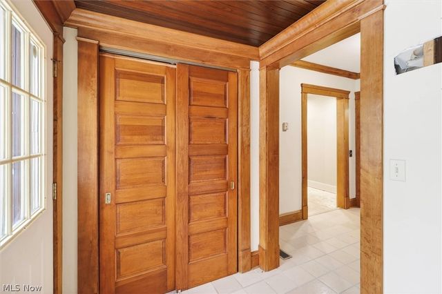 1798 Middlehurst Road, Cleveland Heights, OH 44118