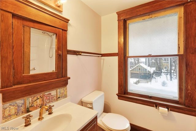 1798 Middlehurst Road, Cleveland Heights, OH 44118