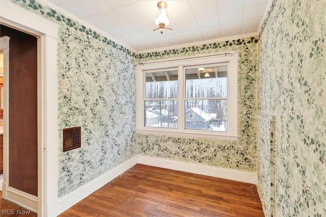 1798 Middlehurst Road, Cleveland Heights, OH 44118