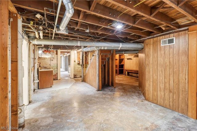 1798 Middlehurst Road, Cleveland Heights, OH 44118