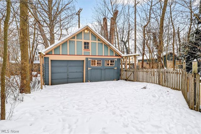 1798 Middlehurst Road, Cleveland Heights, OH 44118