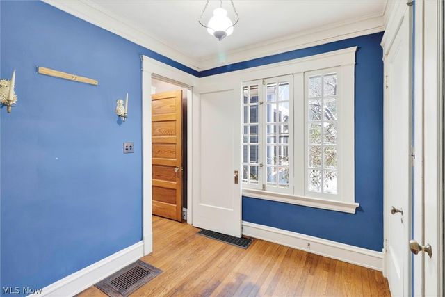 1798 Middlehurst Road, Cleveland Heights, OH 44118