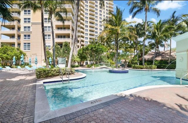 19501 W Country Club Dr 510, Aventura, FL 33180