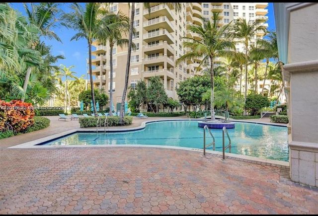 19501 W Country Club Dr 510, Aventura, FL 33180