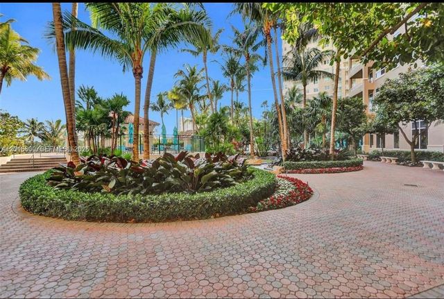 19501 W Country Club Dr 510, Aventura, FL 33180
