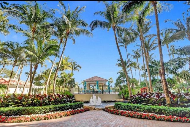 19501 W Country Club Dr 510, Aventura, FL 33180